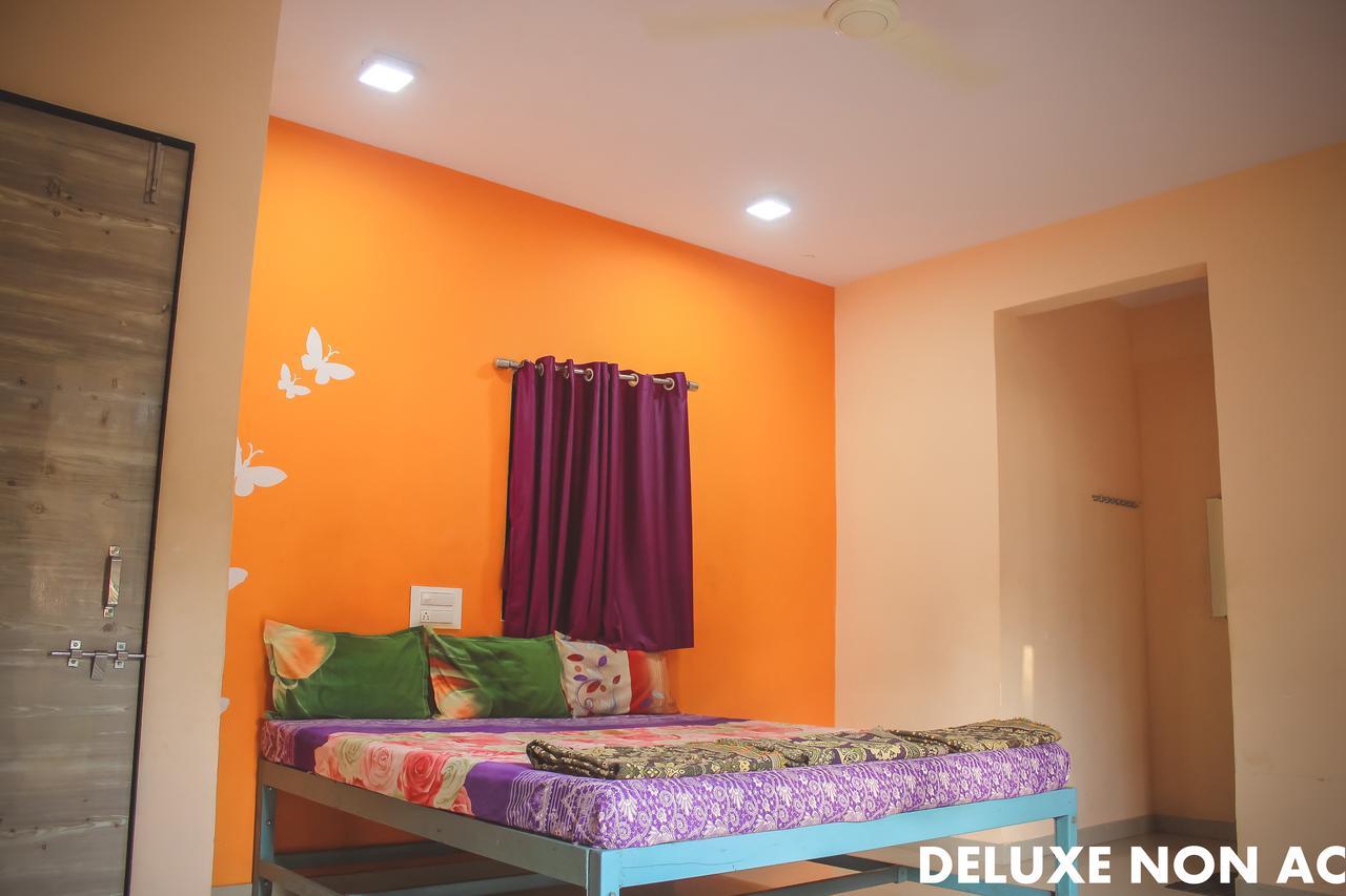 Mhatre Holiday Home Alībāg Εξωτερικό φωτογραφία